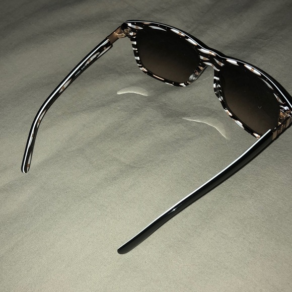 TORY BURCH SUNGLASSES - Picture 3 of 3